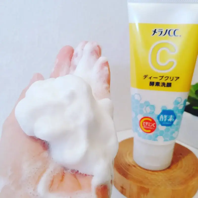 Rohto-Melano-CC-Deep-Clear-Enzyme-Face-Wash-for-Clogged-Pores-130g-2-2023-12-11T01_3A05_3A46.216Z.webp